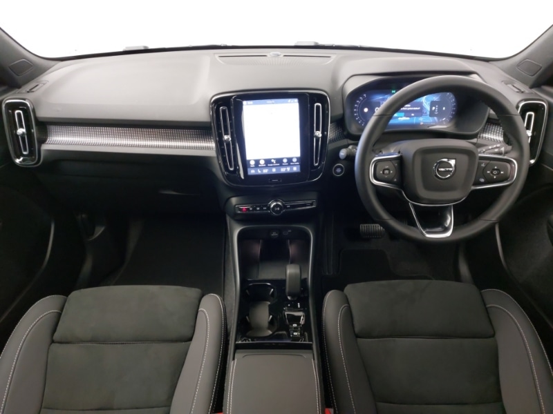 Used Volvo XC40 2025 for sale - 76556583: Photo 2