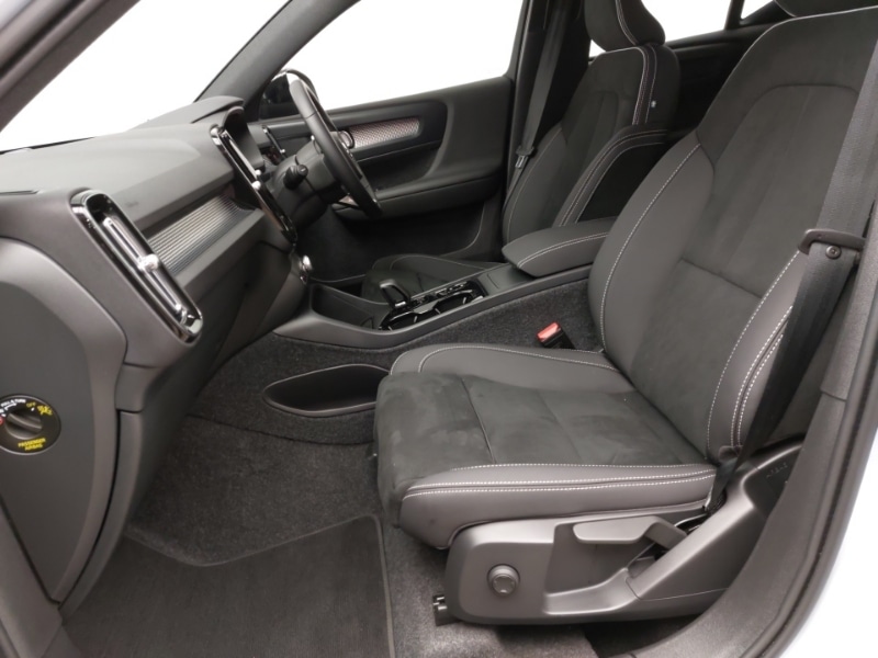 Used Volvo XC40 2025 for sale - 76556583: Photo 5