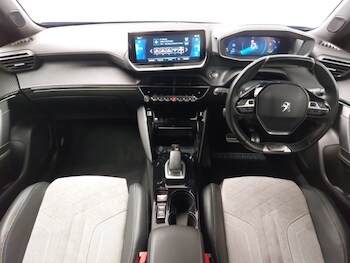 Used Peugeot 2008 2021 for sale - 76471514: Photo