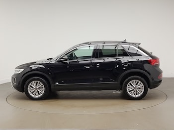 Used Volkswagen T-Roc 2023 for sale - 78560374: Photo
