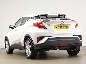 Used Toyota C-HR 2019 for sale - 76543595: Photo