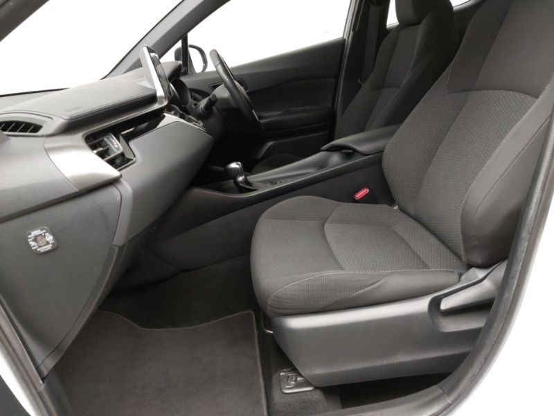 Used Toyota C-HR 2019 for sale - 76543595: Photo 5