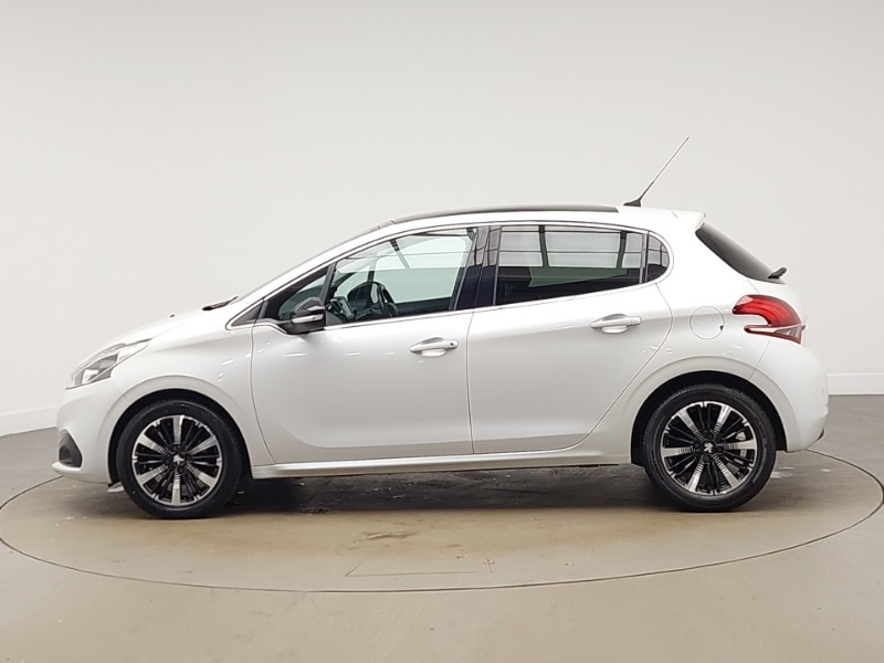 Used Peugeot 208 2016 for sale - 77816215: Photo 4