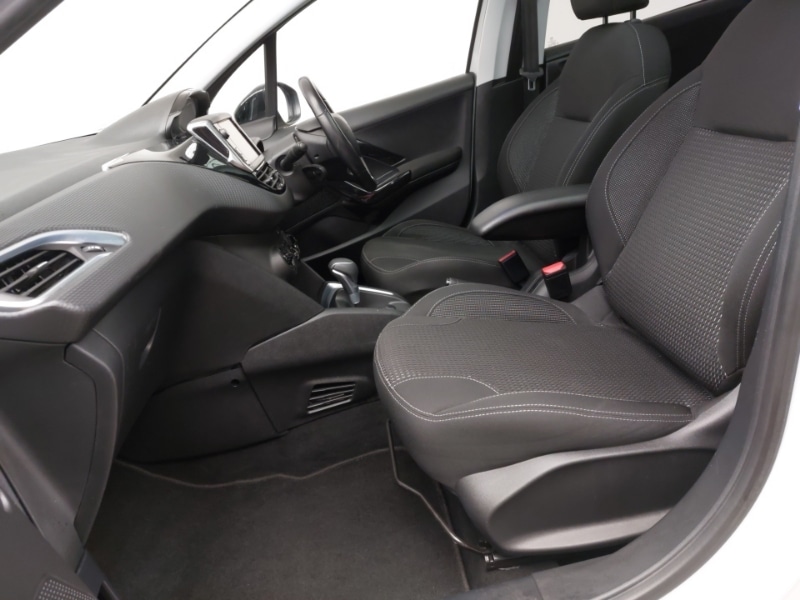 Used Peugeot 208 2016 for sale - 77816215: Photo 5