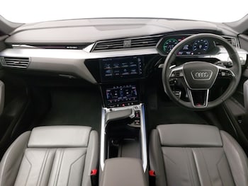 Used Audi Q8 2023 for sale - 78225121: Photo