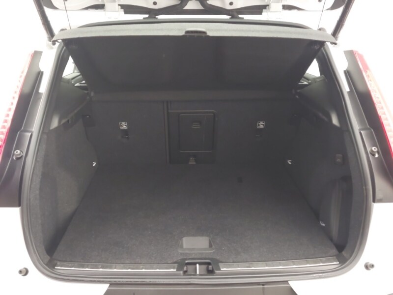 Used Volvo XC40 2022 for sale - 77907983: Photo 8