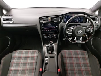 Used Volkswagen Golf 2018 for sale - 77652184: Photo