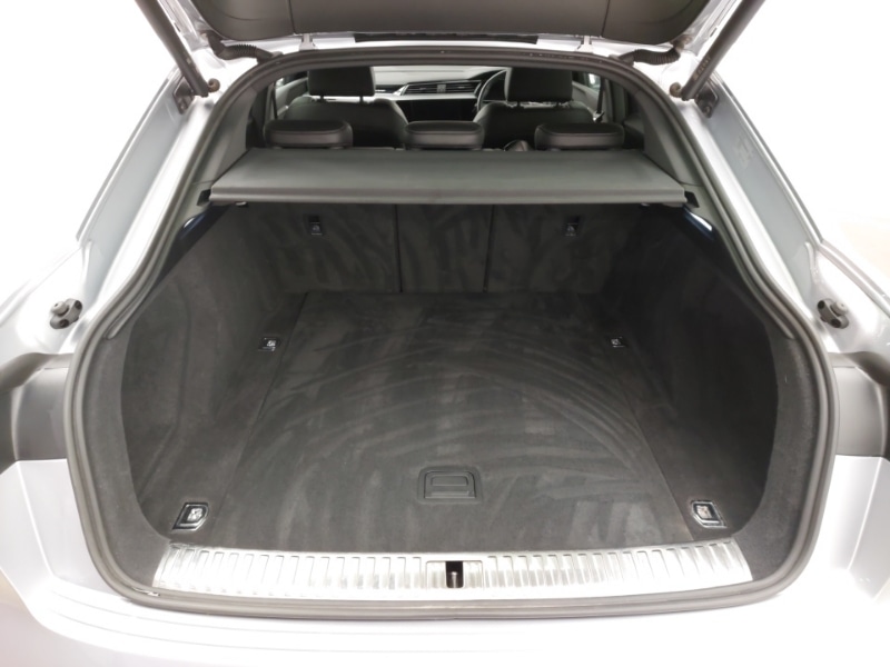 Used Audi e-tron 2022 for sale - 76800216: Photo 8