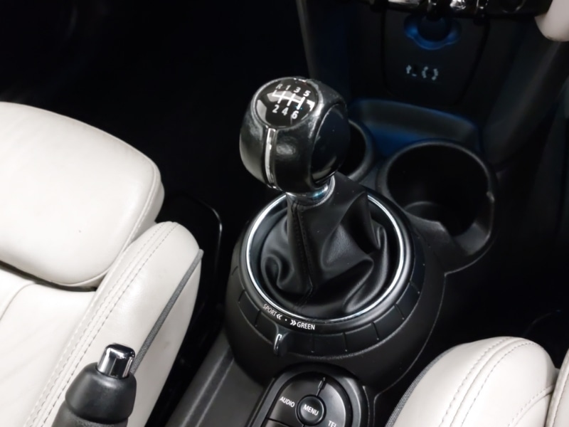 Used MINI Convertible 2016 for sale - 76901949: Photo 15