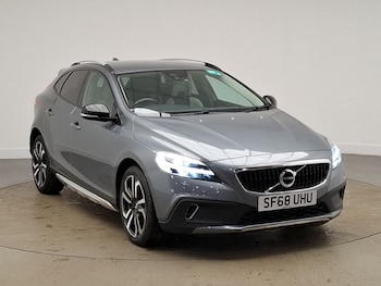 Used Volvo V40 2018 for sale - 78333738: Photo