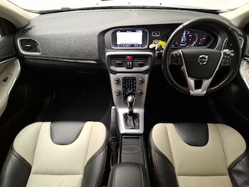 Used Volvo V40 2018 for sale - 78333738: Photo