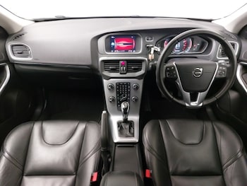 Used Volvo V40 2018 for sale - 78622115: Photo