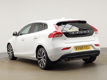 Used Volvo V40 2018 for sale - 78622115: Photo