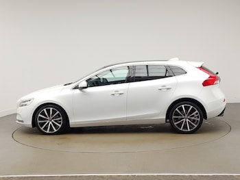 Used Volvo V40 2018 for sale - 78622115: Photo