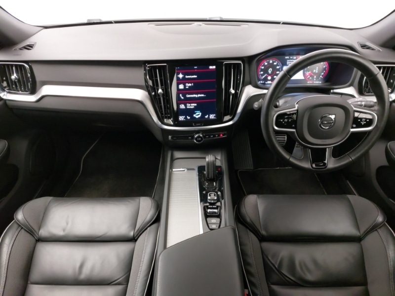 Used Volvo V60 2021 for sale - 76816300: Photo 2