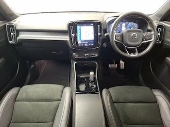 Used Volvo XC40 2020 for sale - 76183701: Photo 2