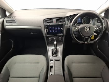 Used Volkswagen Golf 2019 for sale - 76983166: Photo