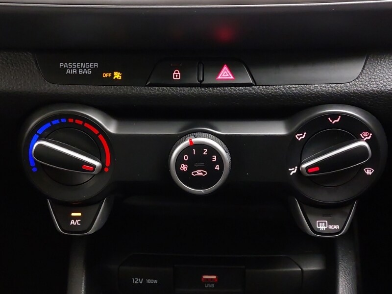 Used Kia Stonic 2023 for sale - 77652177: Photo 16