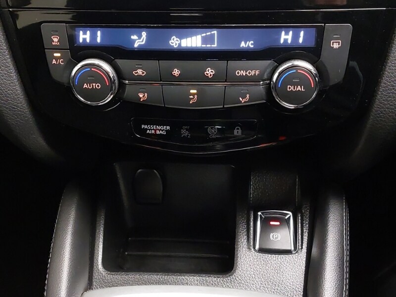 Used Nissan Qashqai 2017 for sale - 76579360: Photo 17