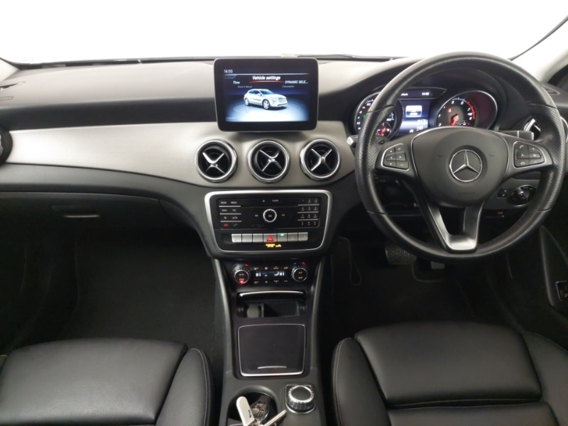 Used Mercedes-Benz GLA 2019 for sale - 76166128: Photo 2
