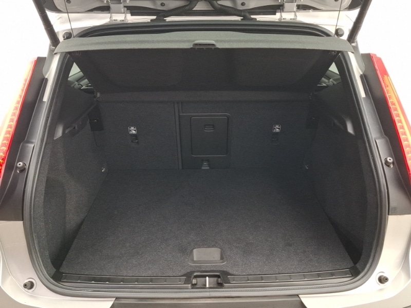 Used Volvo XC40 2023 for sale - 77352959: Photo 8