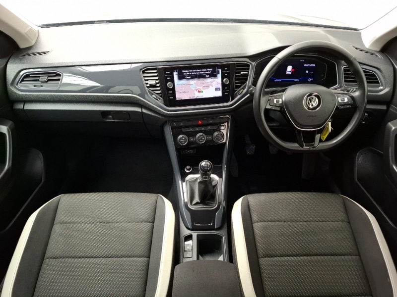 Used Volkswagen T-Roc 2018 for sale - 77126040: Photo 2