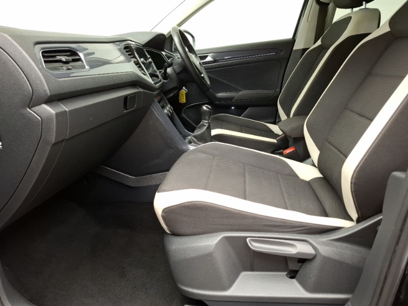 Used Volkswagen T-Roc 2018 for sale - 77126040: Photo 5