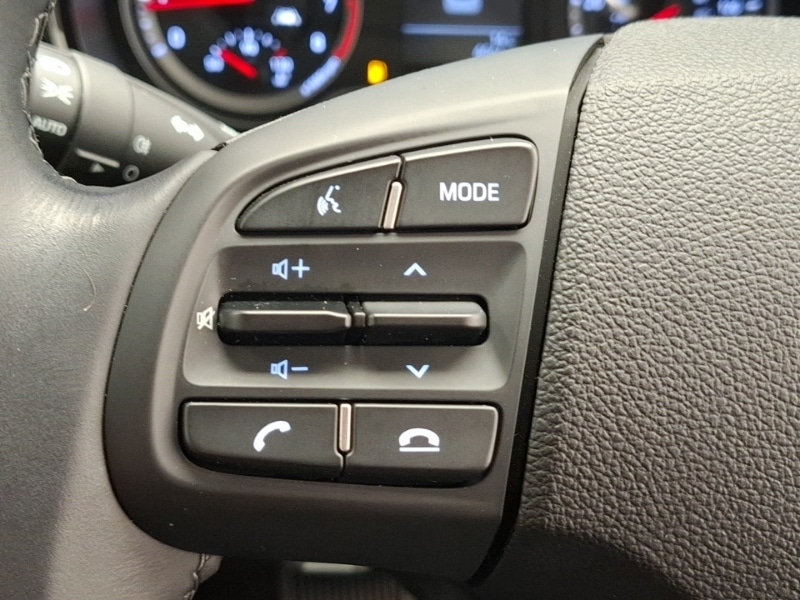 Used Hyundai i10 2023 for sale - 77352941: Photo 17