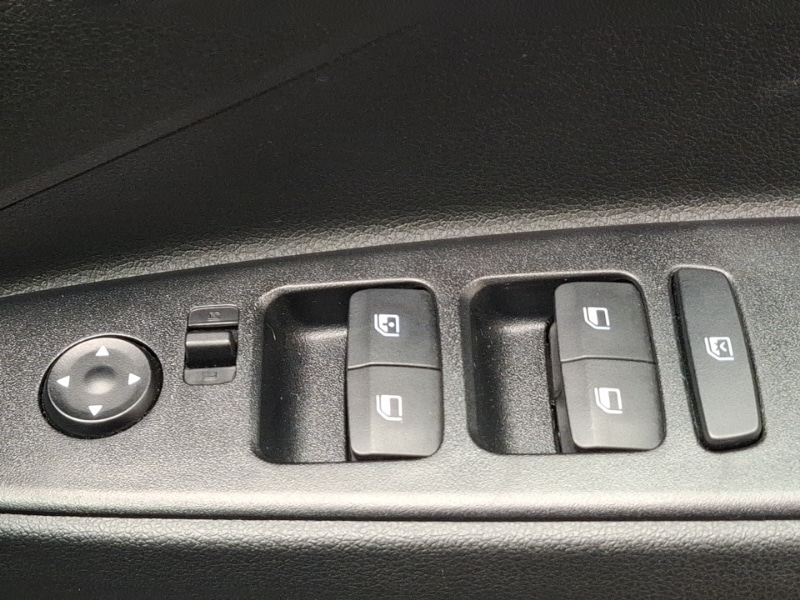 Used Hyundai i10 2023 for sale - 77352941: Photo 19