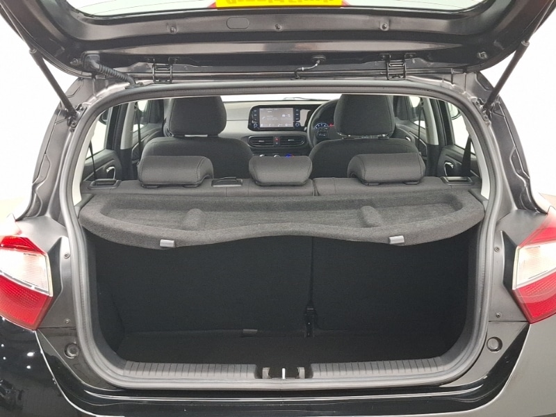 Used Hyundai i10 2023 for sale - 77352941: Photo 8