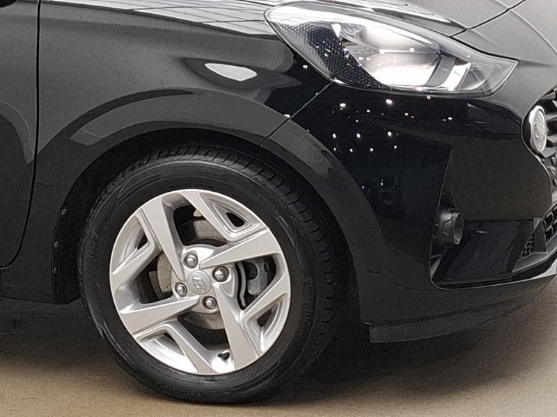 Used Hyundai i10 2023 for sale - 77352941: Photo 9