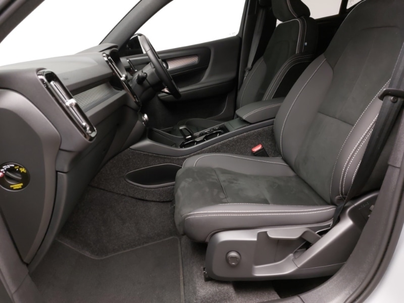 Used Volvo XC40 2025 for sale - 76713669: Photo 5