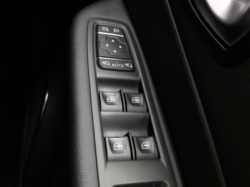 Used Renault Captur 2018 for sale - 78033331: Photo 19