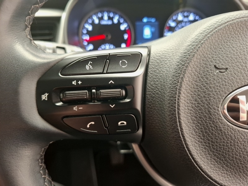 Used Kia Stonic 2019 for sale - 76418736: Photo 18