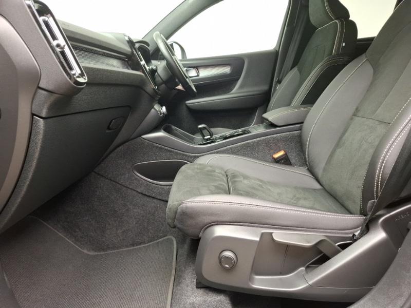 Used Volvo XC40 2024 for sale - 76465297: Photo 5