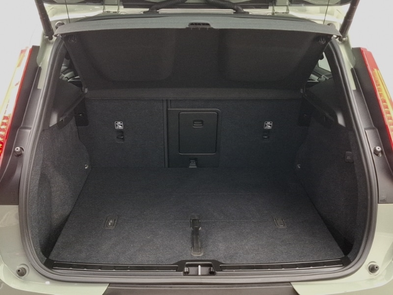 Used Volvo XC40 2024 for sale - 76465297: Photo 8