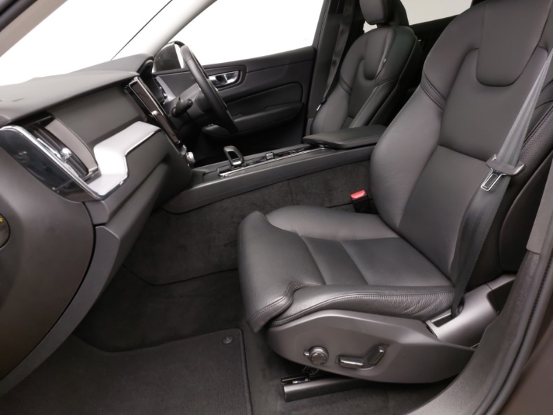 Used Volvo XC60 2021 for sale - 78147350: Photo 5