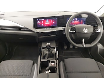 Used Vauxhall Astra 2024 for sale - 76925171: Photo