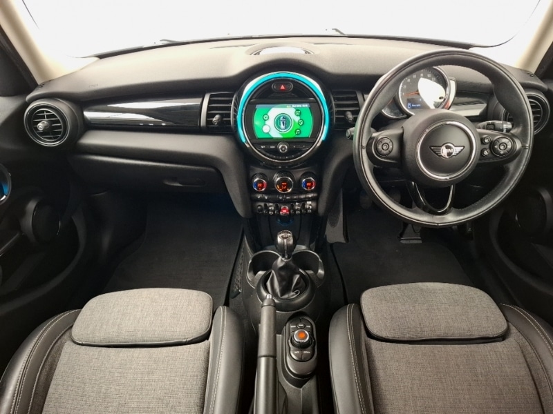 Used MINI Hatch 2018 for sale - 76987191: Photo 2