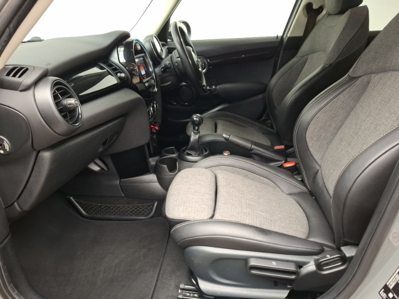 Used MINI Hatch 2018 for sale - 76987191: Photo 5