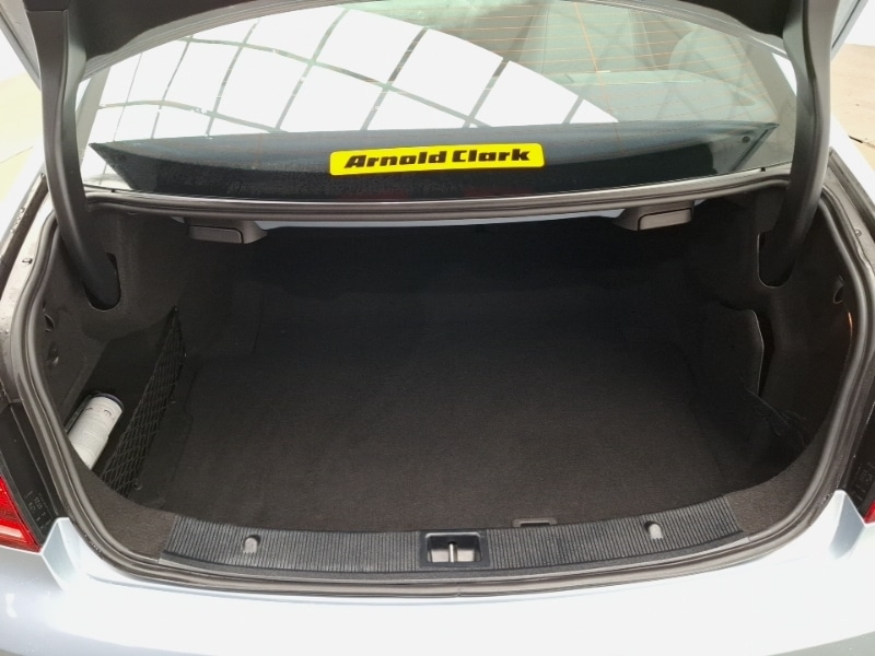 Used Mercedes-Benz E Class 2015 for sale - 76951798: Photo 8