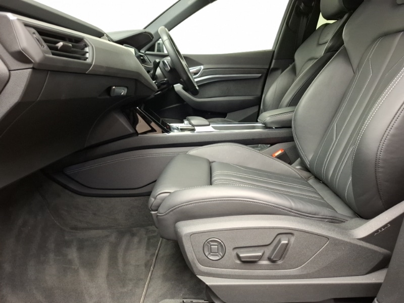 Used Audi e-tron 2022 for sale - 76864443: Photo 5