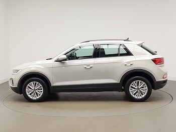 Used Volkswagen T-Roc 2023 for sale - 77495473: Photo