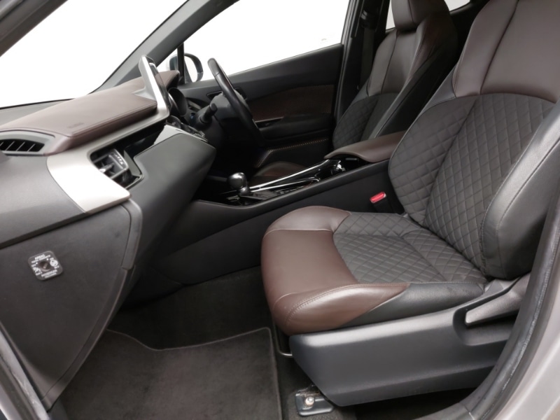 Used Toyota C-HR 2017 for sale - 77141820: Photo 5