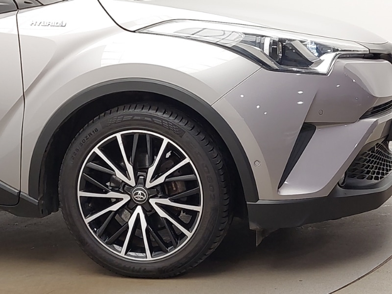 Used Toyota C-HR 2017 for sale - 77141820: Photo 9