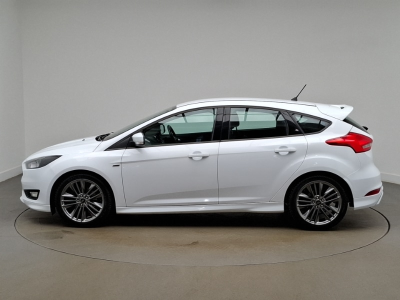 Used Ford Focus 2017 for sale - 76639091: Photo 4