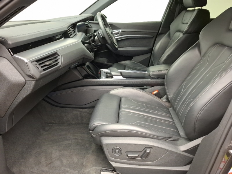 Used Audi e-tron 2022 for sale - 77418724: Photo 5
