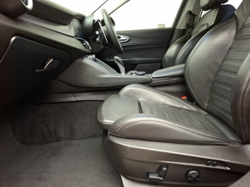 Used Alfa Romeo Giulia 2017 for sale - 76571449: Photo 5