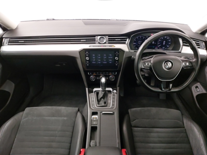 Used Volkswagen Passat 2018 for sale - 76947620: Photo 2