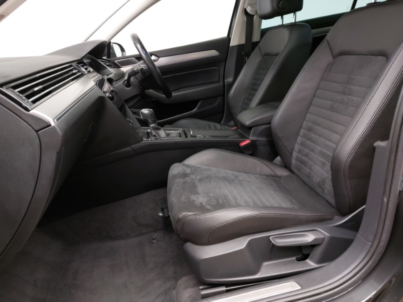 Used Volkswagen Passat 2018 for sale - 76947620: Photo 5